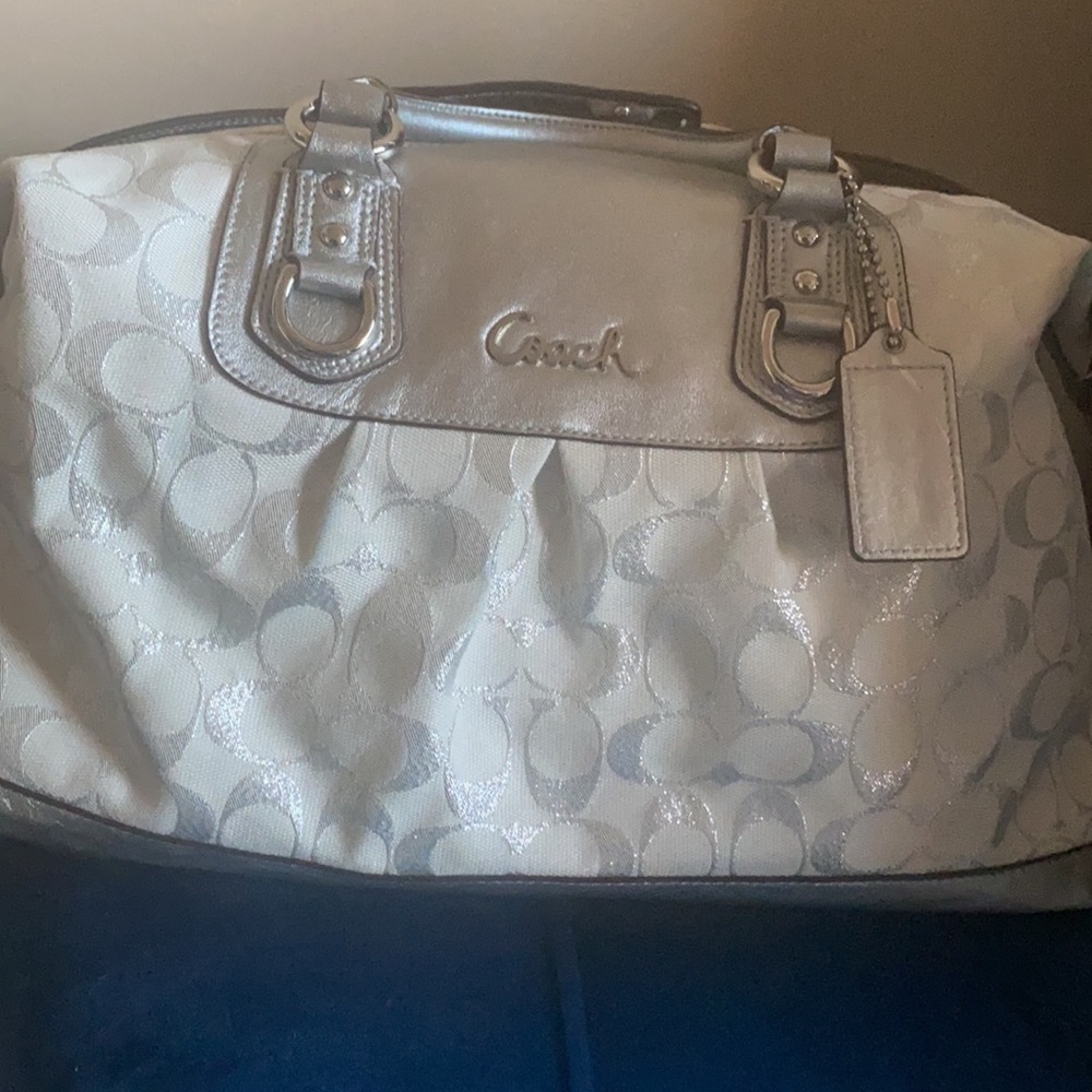 Coach Handbag - Picture 3 of 7